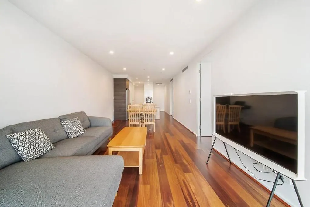 Two Bedroom Apt In Heart Of Canberra With Parking Apartment