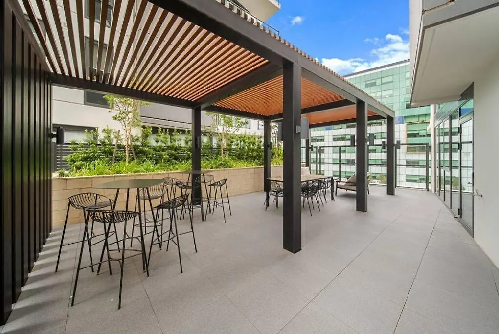 Apartment Two Bedroom Apt In Heart Of Canberra With Parking Australia
