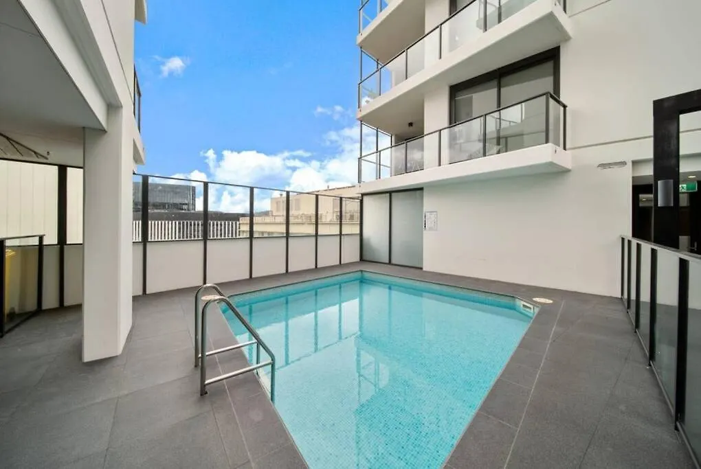 Two Bedroom Apt In Heart Of Canberra With Parking Apartment